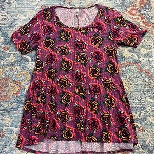 Swing tee, neon, roses- comfortable!